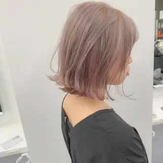 ショート カラー ハイトーン×レイヤー カットTAKUMIのヘアスタイル