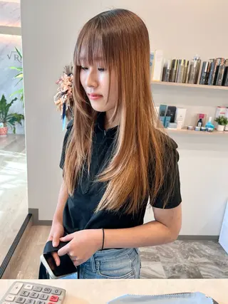 セミロング ブリーチ毛に縮毛矯正 ✨カラー✨山田 正幸のヘアスタイル