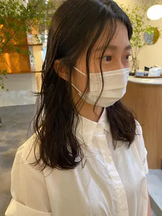 セミロング カラー 砂原 ひよりのヘアスタイル