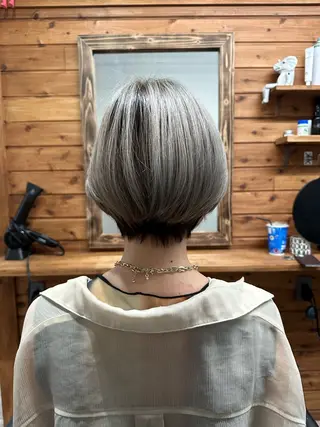 ショート カラー アンソニー ショウゴのヘアスタイル