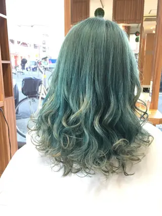 セミロング カラー 白髪ぼかしハイライト 柳川拓哉のヘアスタイル