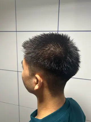 ショート カラー メンズ 佐々木 大地のヘアスタイル