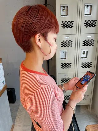 ショート カラー 東 みのりのヘアスタイル