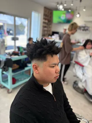 ショート パーマ メンズ 本間 颯太のヘアスタイル