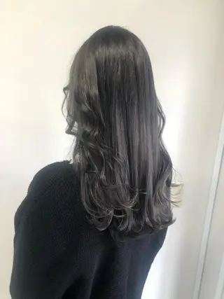セミロング 寒色＆ブリーチ特化 寒色MiOのヘアスタイル