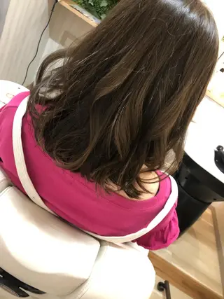 ミディアム カラー tuuli トゥーリのヘアスタイル