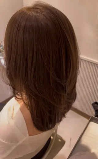ミディアム momb 折戸結菜のヘアスタイル