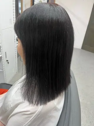 ミディアム カラー 腰越 麻奈のヘアスタイル