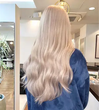 ロング カラー 色ムラ修正の神様 新宿ハイトーンかすみのヘアスタイル