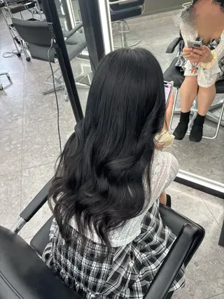 ロング カラー Assistant MOEのヘアスタイル