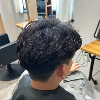 ショート パーマ メンズ 久保 歩夢のヘアスタイル