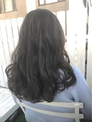 ミディアム セミロング ロング カラー ヘアアレンジ 白髪ぼかしハイライト バレイヤージュヤマトのヘアスタイル