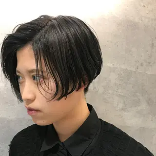ショート カラー Yuki☺︎パーマ レイヤーカットのヘアスタイル