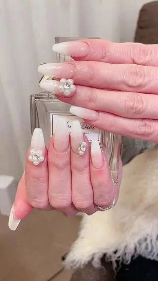 ロング カラー ネイル Petite Cannelleのネイルデザイン