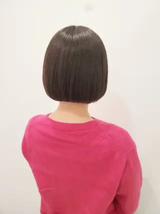 ショート カラー 齋藤 愛美のヘアスタイル