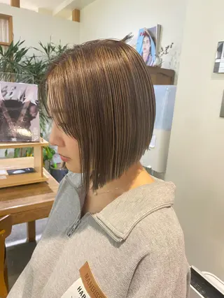 ショート カラー レイヤー🌟艶カラー 🕊まやのヘアスタイル