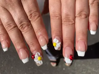 ミディアム ネイル ✴︎ Delightのネイルデザイン