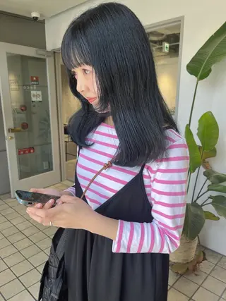 ミディアム カラー ヘアアレンジ 🫧umu.🫧韓国 /レイヤー/ハッシュのヘアスタイル