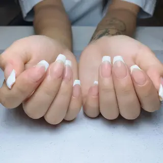 ネイル 🦋 Queenieのネイルデザイン