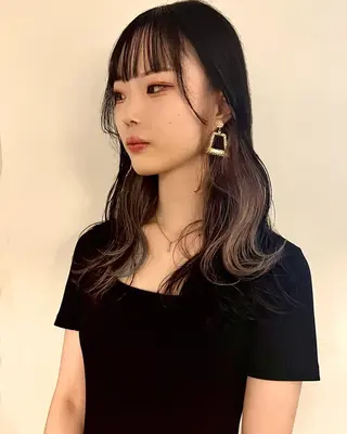 セミロング カラー RAIMA ケアハイトーンのヘアスタイル