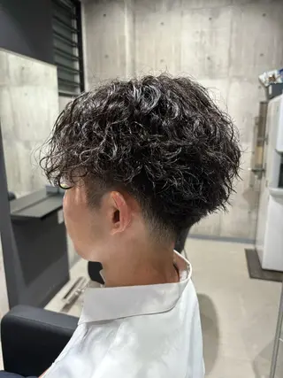 パーマ メンズ _WHITE / KENTOのヘアスタイル