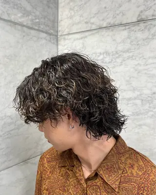 ミディアム パーマ メンズ フェザーパーマメンズ ツイスパ京都駅前のヘアスタイル