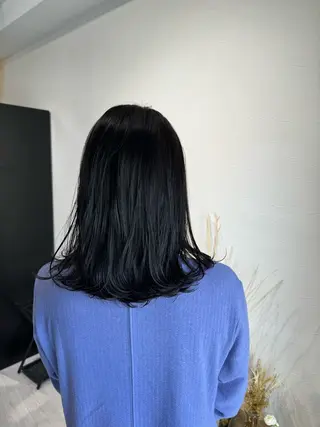 ミディアム 透明感/グレージュ/ MOMOKO🩵のヘアスタイル