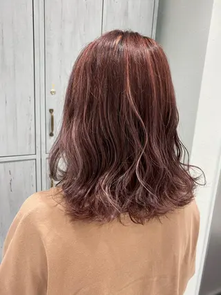 ミディアム カラー 中川 茜里のヘアスタイル