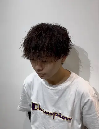 ショート パーマ メンズ ユウ🪄 パーマ指名No1のヘアスタイル