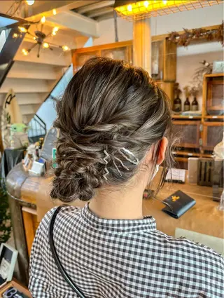 セミロング ヘアアレンジ 佐藤 美聡のヘアスタイル