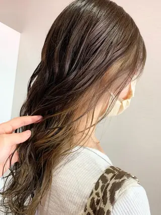 ロング カラー 蓮見  友里のヘアスタイル