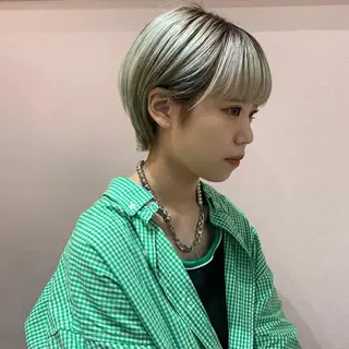 ショート カラー stylist店長 岡本真依のヘアスタイル