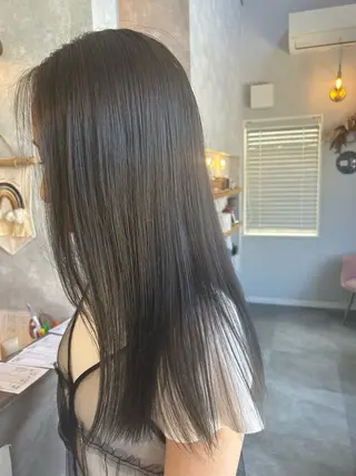 セミロング ayumi ／透明感カラーのヘアスタイル