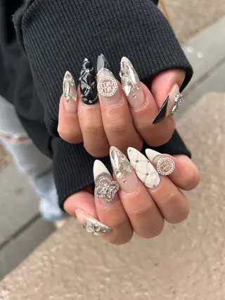 ネイル ✴︎ Delightのネイルデザイン