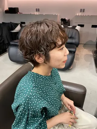 ミディアム カラー パーマ 表参道🌿赤み消し カラー/チナツのヘアスタイル