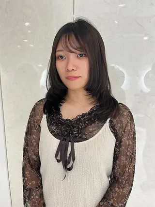 ミディアム レイヤーカット🤍 seriraのヘアスタイル