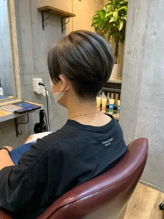 ショート カラー 安達 俊亮のヘアスタイル