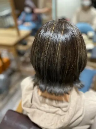 ショート カラー 平田 怜のヘアスタイル