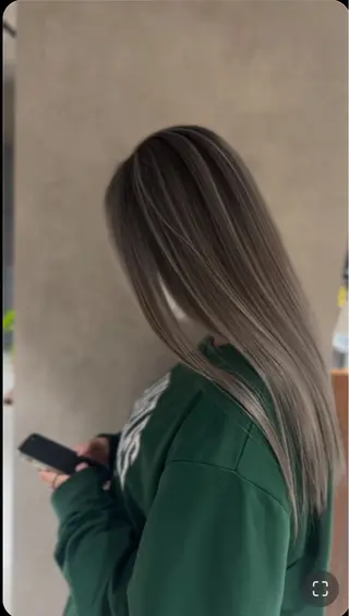 ロング 滝澤 良紀のヘアスタイル