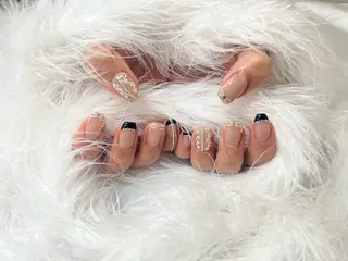 ネイル honoka池袋🎀 ガーリーネイル🤍のネイルデザイン