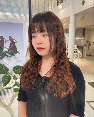 ミディアム パーマ tomo🍒パーマ ハイトーン似合わせのヘアスタイル