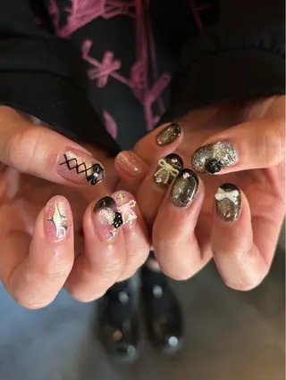 ネイル Manon Tomiのネイルデザイン