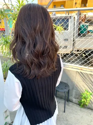 カラー 宇座 杏音のヘアスタイル
