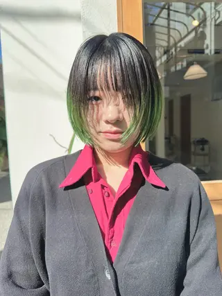 ショート カラー kai .のヘアスタイル