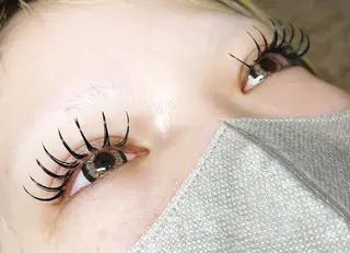 マツエク・マツパ リラコラ所属・リラコラ MEGUMI¨̮♡︎のマツエク・マツパデザイン