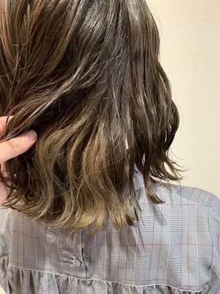 ショート カラー 蓮見  友里のヘアスタイル