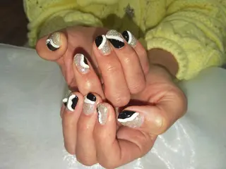 ネイル はばすみれ🎀ﾈｲﾙ 光ﾌｪｲｼｬﾙ ﾍｱのネイルデザイン