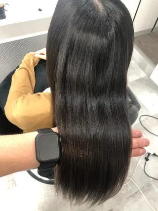 ロング 美髪の錬金術師 チダ ヨシヒロのヘアスタイル