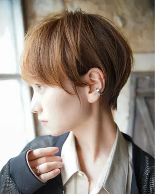 ショート カラー 辻口 俊のヘアスタイル