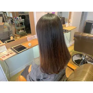 ロング カラー ツキダテ ユイのヘアスタイル